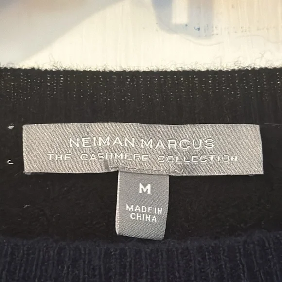 Women’s Neiman Marcus Cashmere Blue & Black Rhinestone Embellished Sweater Sz M - Picture 4 of 6